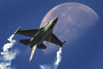 airplane%20moon.jpg