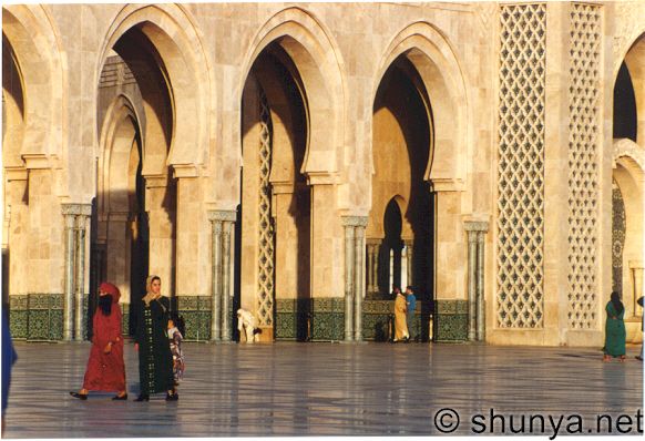 HasanII-mosque-front2.jpg