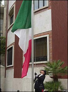 _39560707_tricolorap.jpg