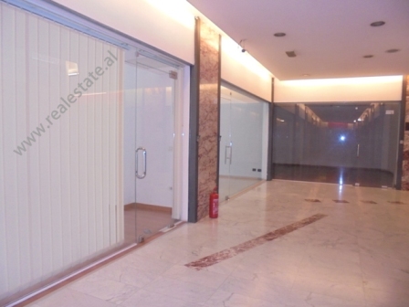 1415352439-office_rent_shopping_center_tirana.JPG