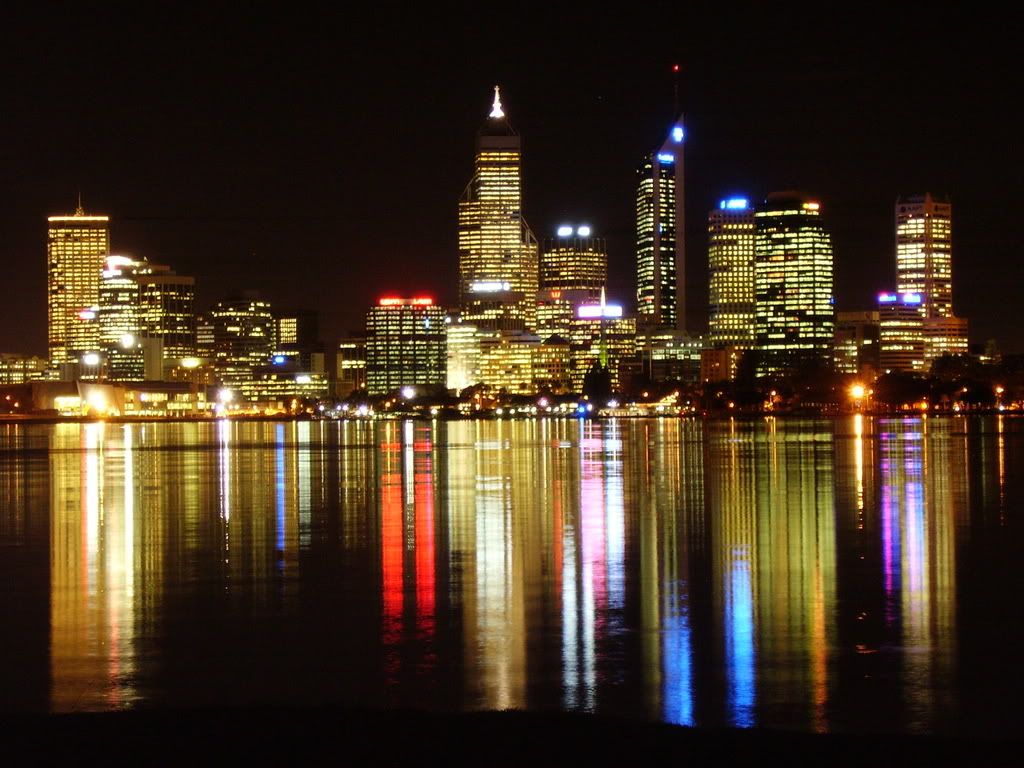 20060821090759Perth_skyline_at_nigh.jpg