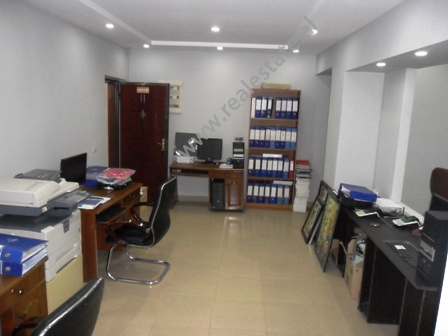 1421662112-office_space_for_rent_in_tirana(00).JPG