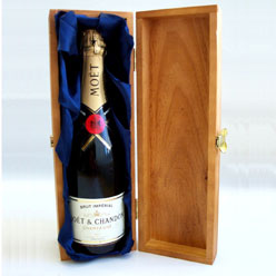 moet-et-chandon-brut-imperial-champagne-n-v-.jpg