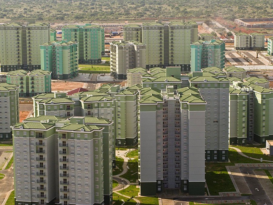 kilamba-huge-empty-house-district7.jpg