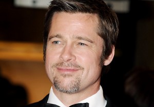 Brad-Pitt-ne-premiere-me-shapka-300x209.jpg