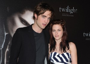 kristen-stewart-rob-pattinson-paris-300x214.jpg