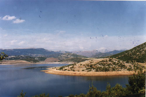 gjonci_lake1.jpg