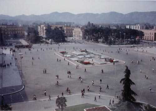 tirana2.jpg