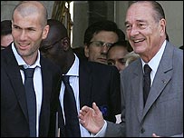 _41870382_zidane_chirac203.jpg