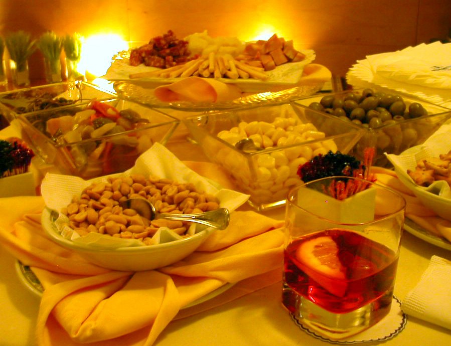 Aperitivo%20at%20Lungomare.jpg