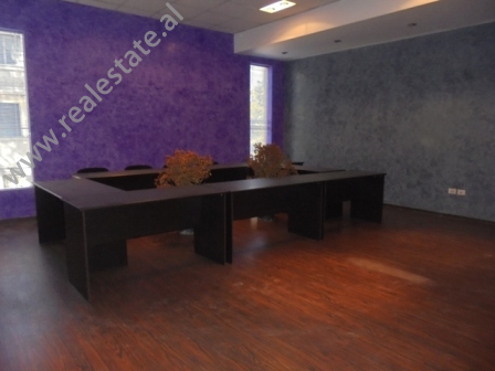 1415289774-office_rent_tirana.JPG