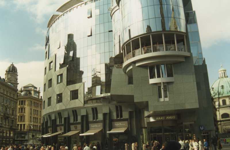 32_vienna_modern_architectured.jpg