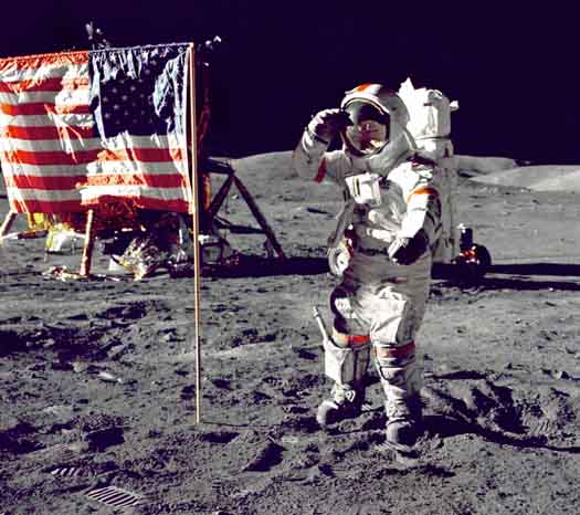 cernan-salutes_02b.jpg