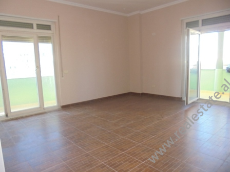 1413029427-unfurnished_apartment_rent_tirana.JPG