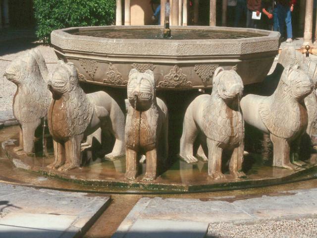 Granada_Alhambra_lion_fountain.jpg