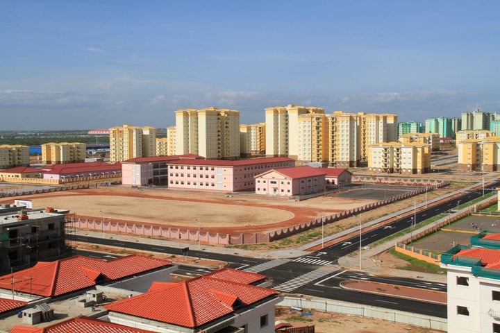 kilamba-huge-empty-house-district4.jpg