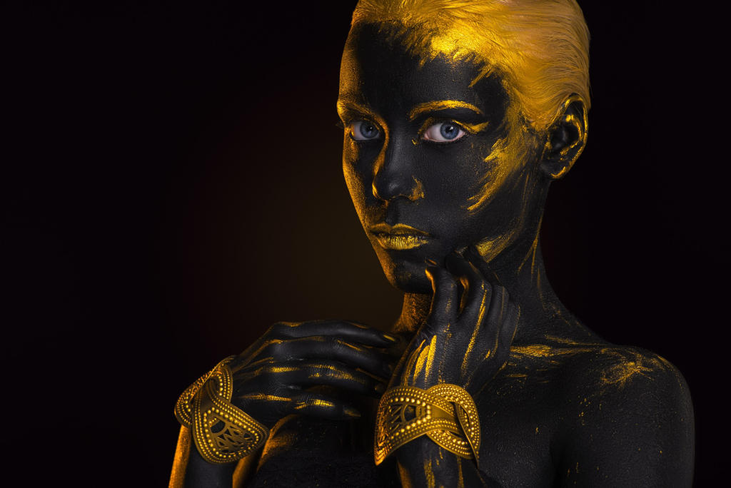 black_gold_gerl_body_art_by_afemera-d8e4c5m.jpg